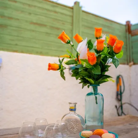 Avec Jardinet Dans Résidence Avec Piscine Appartement